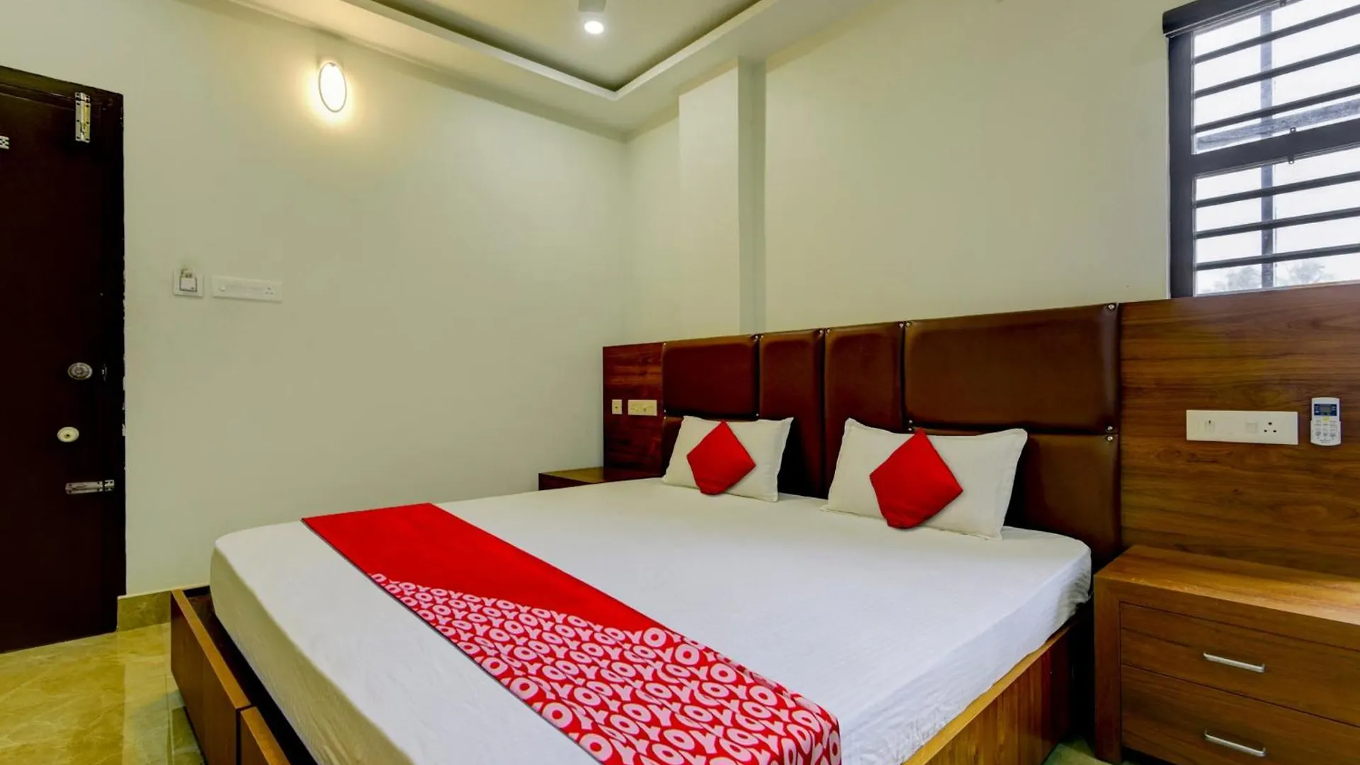 Hotel O Royal Tower Lodge Etakkare