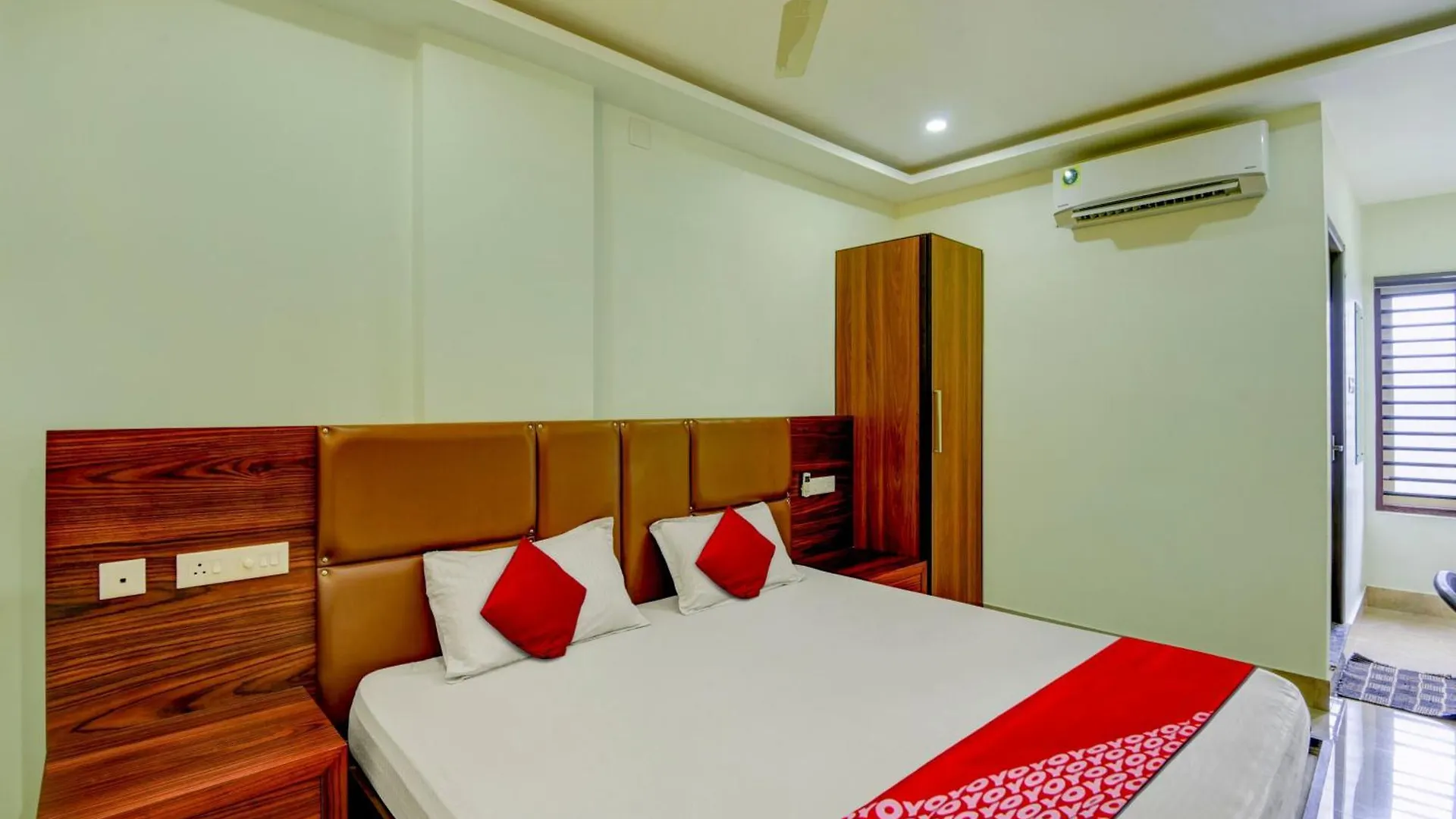 Hotel O Royal Tower Lodge Etakkare