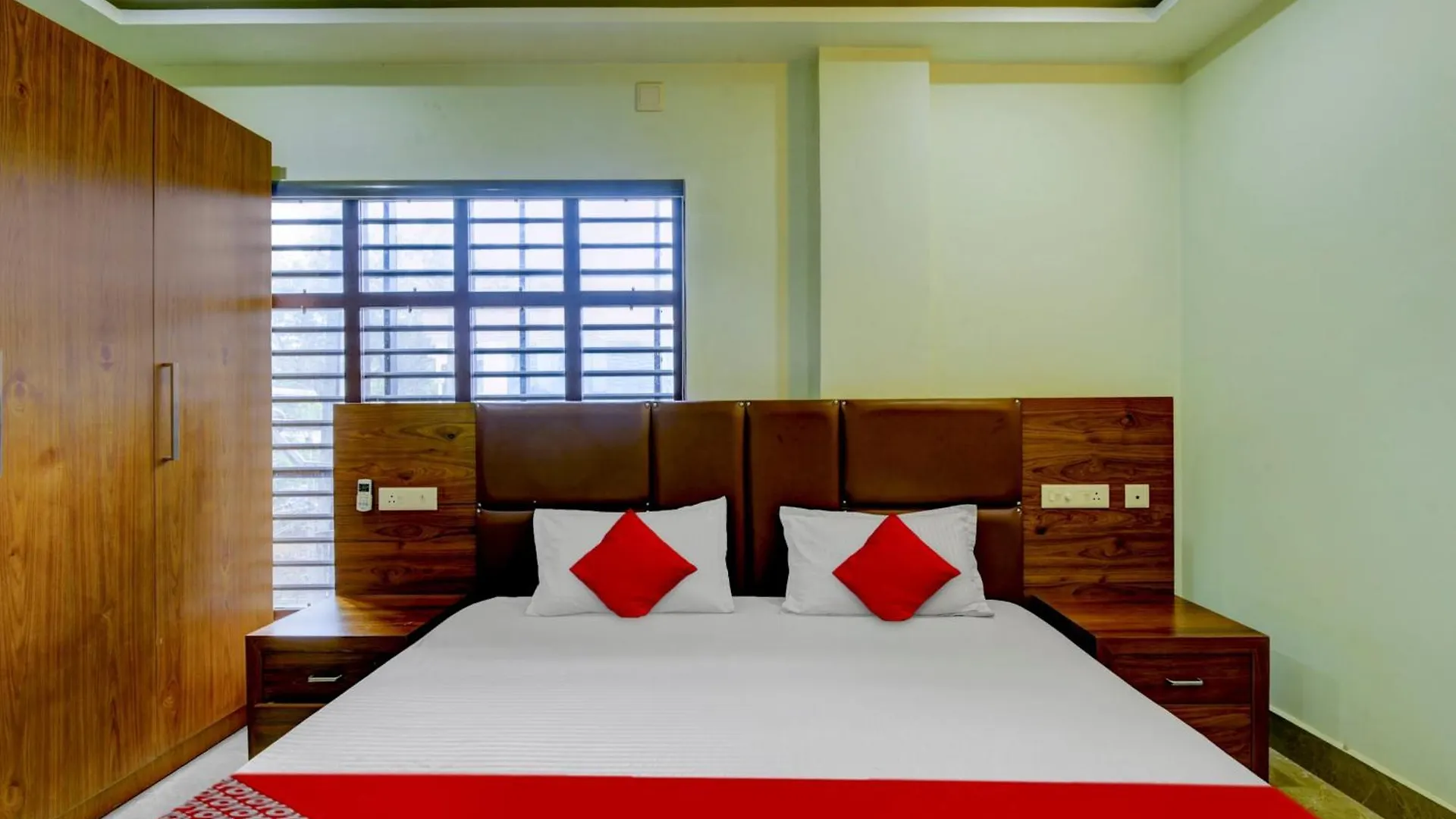 Hotel O Royal Tower Lodge Etakkare 3*,  India