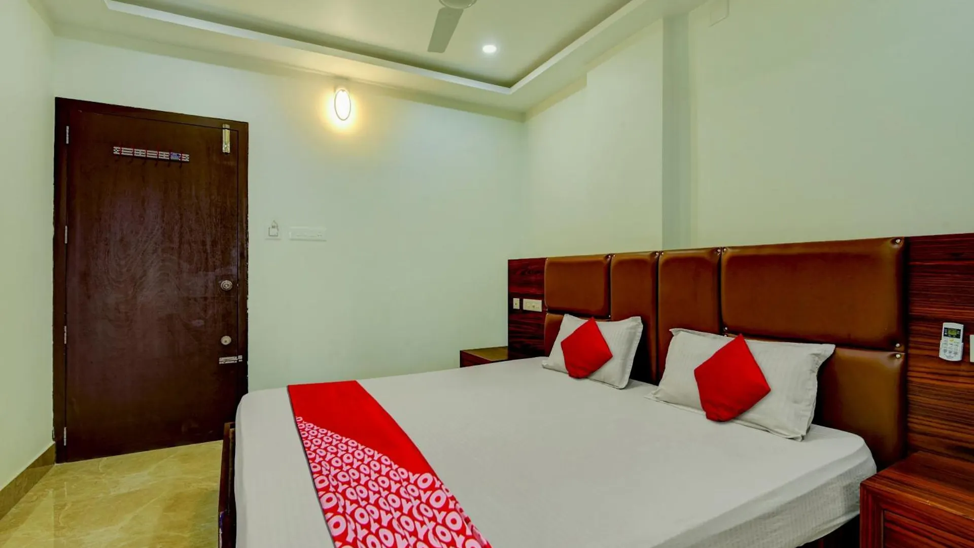 Hotel O Royal Tower Lodge Etakkare