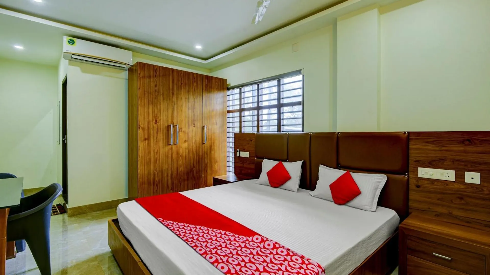 Hotel O Royal Tower Lodge Etakkare
