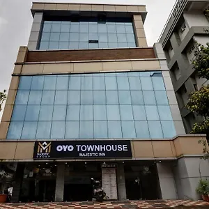 Oyo Townhouse 595 Majestic Kochi