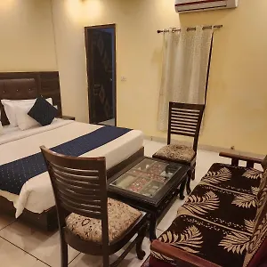 Grand Cozy Cave New Delhi